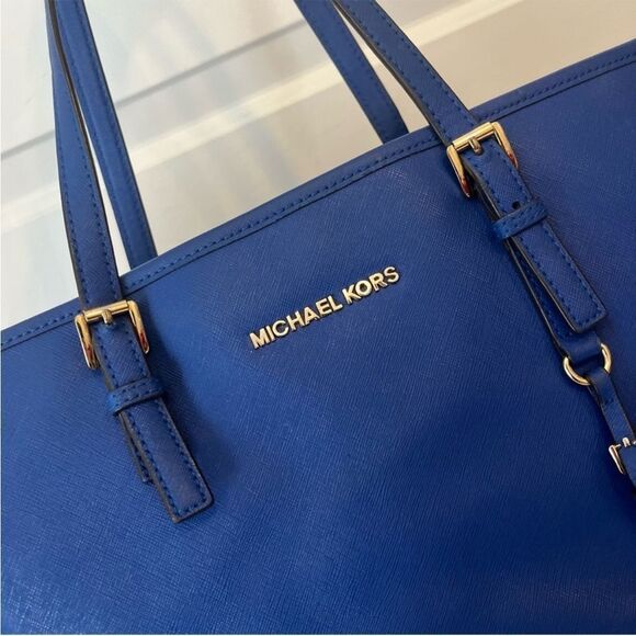 MICHAEL KORS Royal Blue Jet Set Shoulder Bag Voyager East West Laptop Work tote - Picture 2 of 9